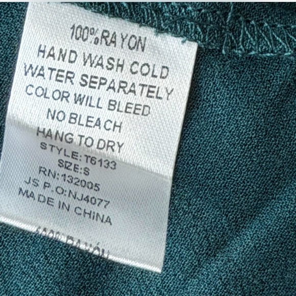 Lace Inlet Detail Top - Picture 14 of 16